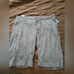 NWT Columbia Gray Women's Active Shorts Size 16